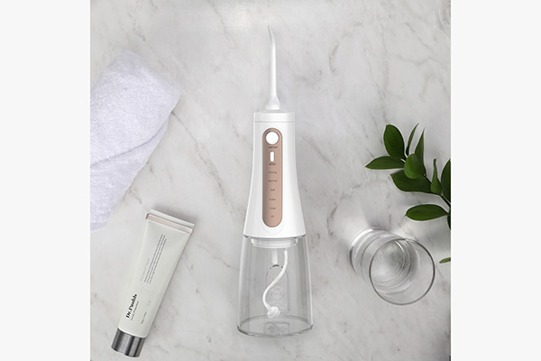 How to Clean Your Teeth At Home كيفية تنظيف أسنانك في المنزل