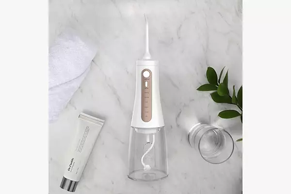 How to Clean Your Teeth At Home كيفية تنظيف أسنانك في المنزل