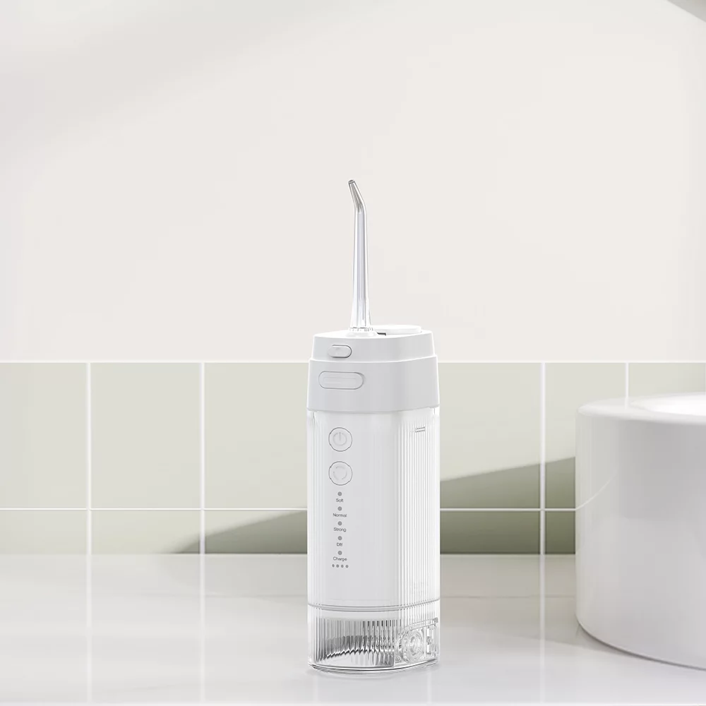 Mini IPX7 waterproof Oral Irrigator Home Travel Water Flosser جهاز تنظيف الأسنان بالماء صغير الحجم IPX7 مقاوم للماء للاستخدام المنزلي والسفر